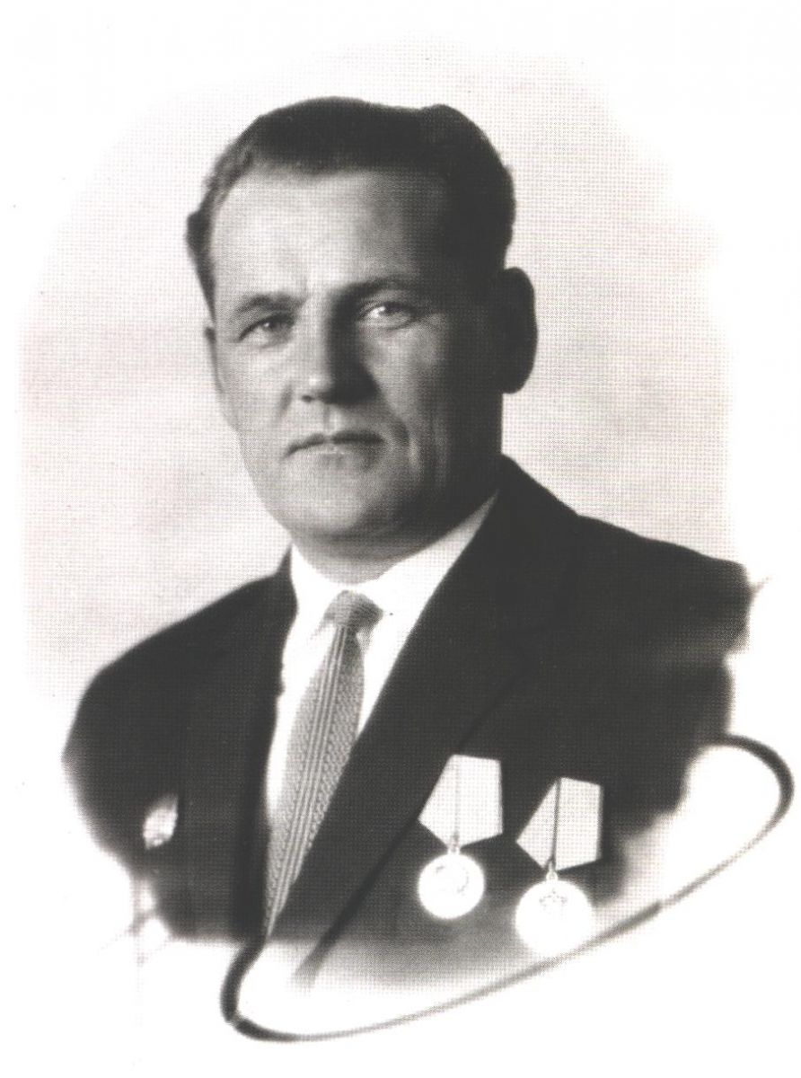 alt=